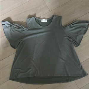 Women's Green Top
